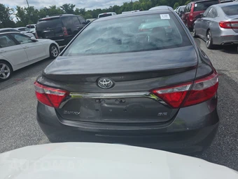 2016 Toyota Camry SE - miniatura 5