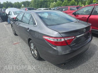 2016 Toyota Camry SE - miniatura 6