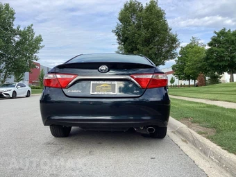 2016 Toyota Camry SE - miniatura 10