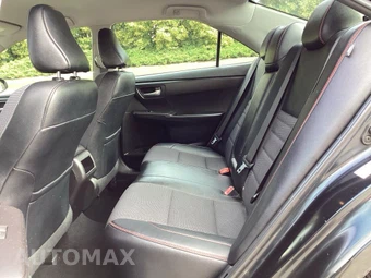 2016 Toyota Camry SE - miniatura 18