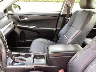 2016 Toyota Camry SE - miniatura 22