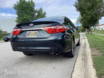 2016 Toyota Camry SE - miniatura 9