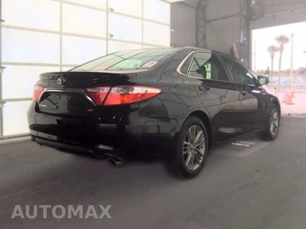 2016 Toyota Camry SE - miniatura 4