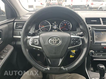 2016 Toyota Camry SE – miniatura 10