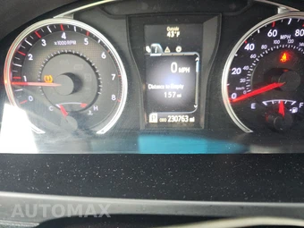 2016 Toyota Camry SE – miniatura 12