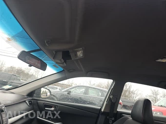 2016 Toyota Camry SE – miniatura 17