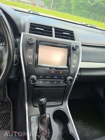 2016 Toyota Camry SE - miniatura 10