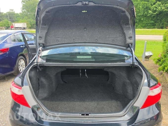 2016 Toyota Camry SE - miniatura 14