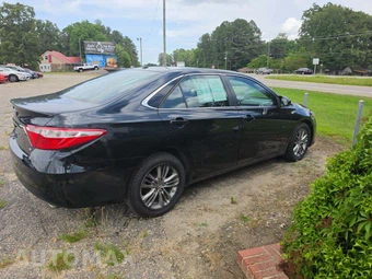 2016 Toyota Camry SE - miniatura 4
