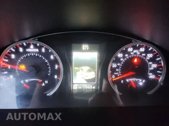 2016 Toyota Camry SE - miniatura 12