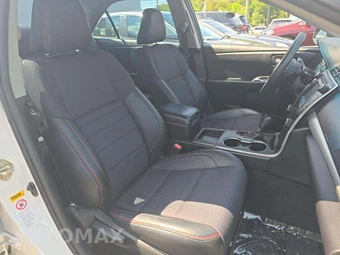 2016 Toyota Camry SE – miniatura 18