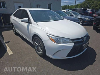 2016 Toyota Camry SE – miniatura 4