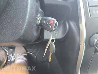 2016 Toyota Camry SE – miniatura 8