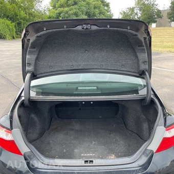 2016 Toyota Camry XLE - miniatura 7
