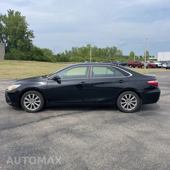 2016 Toyota Camry XLE - miniatura 8