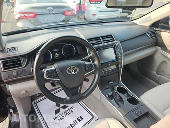 2016 Toyota Camry XLE – miniatura 11