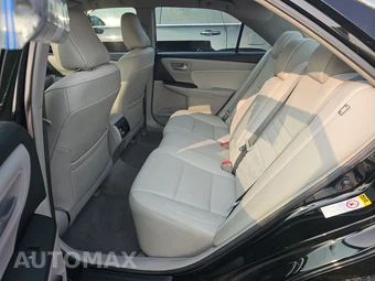 2016 Toyota Camry XLE – miniatura 13