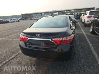 2016 Toyota Camry XLE – miniatura 5