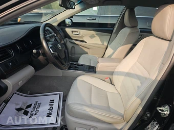 2016 Toyota Camry XLE – miniatura 7