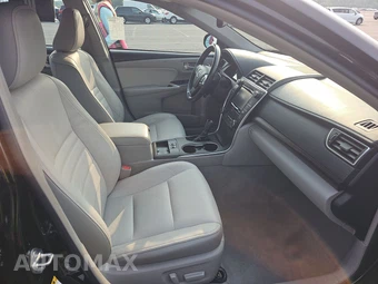 2016 Toyota Camry XLE – miniatura 8
