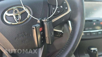 2016 Toyota Camry XLE - miniatura 18