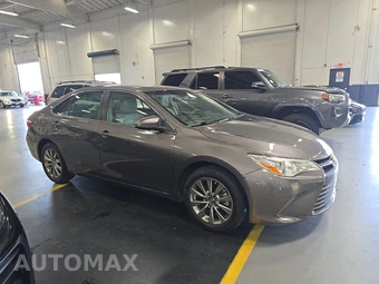 2016 Toyota Camry XLE - miniatura 3