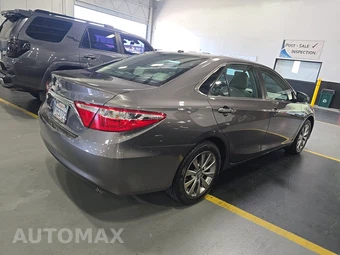 2016 Toyota Camry XLE - miniatura 4