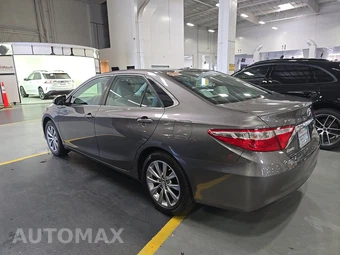 2016 Toyota Camry XLE - miniatura 6