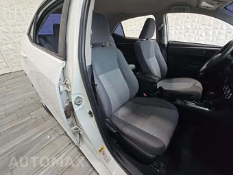 2016 Toyota Corolla L – miniatura 18