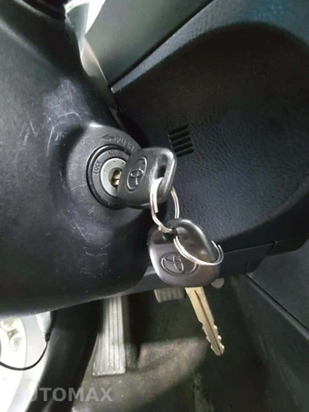 2016 Toyota Corolla L – miniatura 8