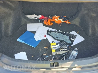 2016 Toyota Corolla LE – miniatura 16