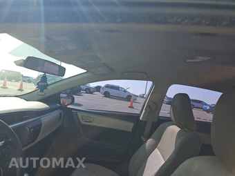 2016 Toyota Corolla LE – miniatura 18