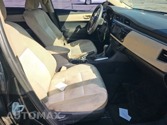 2016 Toyota Corolla LE – miniatura 8
