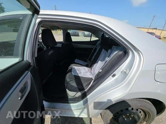 2016 Toyota Corolla LE – miniatura 10