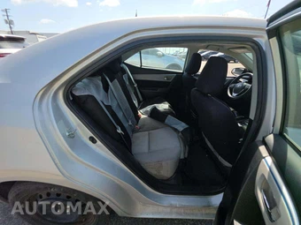 2016 Toyota Corolla LE – miniatura 13