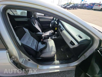 2016 Toyota Corolla LE – miniatura 15