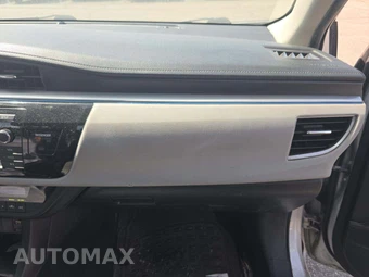 2016 Toyota Corolla LE – miniatura 16