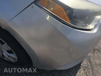 2016 Toyota Corolla LE – miniatura 18