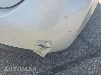 2016 Toyota Corolla LE – miniatura 19