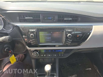2016 Toyota Corolla LE – miniatura 7
