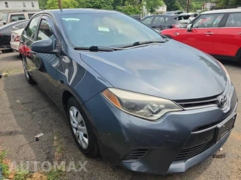 2016 Toyota Corolla LE – miniatura 3