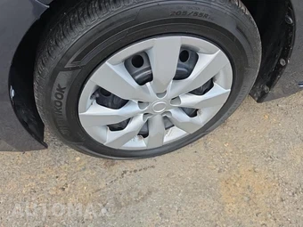 2016 Toyota Corolla LE – miniatura 8