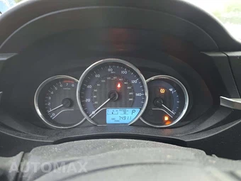 2016 Toyota Corolla LE - miniatura 6