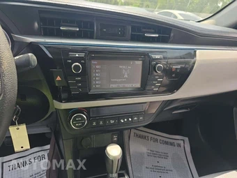 2016 Toyota Corolla LE – miniatura 10