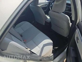 2016 Toyota Corolla LE – miniatura 16