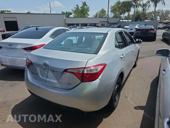 2016 Toyota Corolla LE – miniatura 3