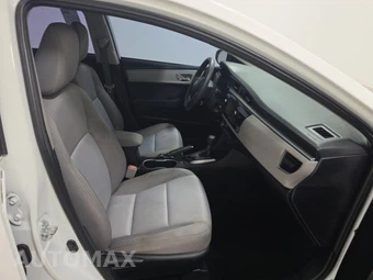 2016 Toyota Corolla LE - miniatura 8