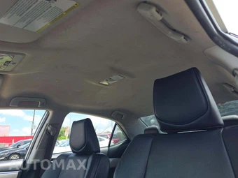 2016 Toyota Corolla LE – miniatura 11