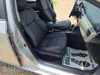 2016 Toyota Corolla LE – miniatura 18