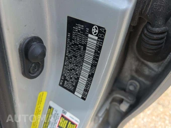 2016 Toyota Corolla LE – miniatura 5